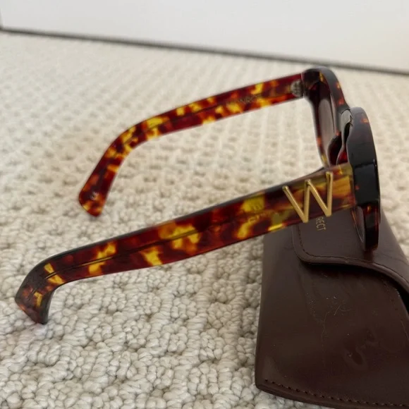 Wildfox Monroe Tortoise Shell Sunglasses - Picture 5 of 7